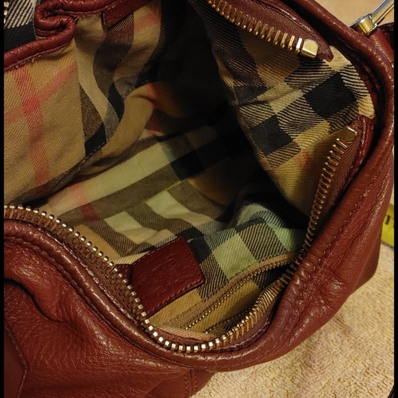 ♥️BURBERRY LEATHER PURSE!! - Picture 8 of 12